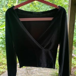 Brandy Melville Long Sleeve Crop Top